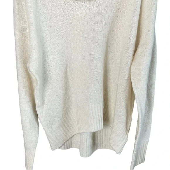 Michael Michael Kors Women’s Cowl Neck Sweater Size Medium in Cream - Picture 4 of 6